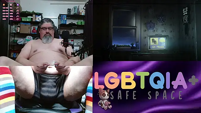 Snapshot of geekycastillo chatting on February 2, 5:17 am geekycastillo online show from February 2, 5:17 am