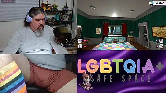 Snapshot of geekycastillo chatting on March 15, 2:39 am geekycastillo online show from March 15, 2:39 am