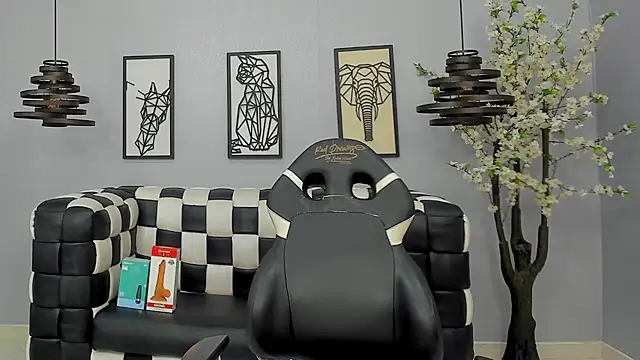 Bianca Millf online show from April 7, 3:51 am