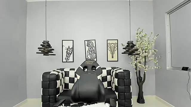 Bianca Millf online show from April 18, 3:43 am