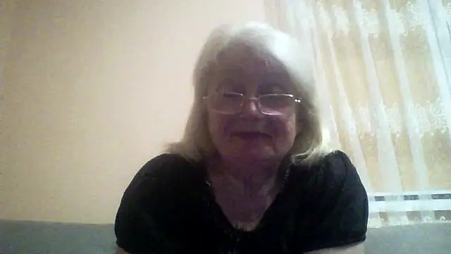AmyLove353 online show from May 4, 10:06 pm