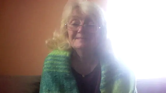 AmyLove353 online show from May 13, 4:54 am