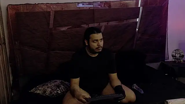 Snapshot of DemienMdivani chatting on November 20, 5:18 am DemienMdivani online show from November 20, 5:18 am