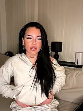 Snapshot of Gabbyys chatting on January 8, 8:11 pm Gabbyys online show from January 8, 8:11 pm