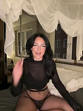 Snapshot of Gabbyys chatting on April 6, 7:15 pm Gabbyys online show from April 6, 7:15 pm