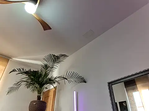 couple mistery online show from April 6, 3:24 pm