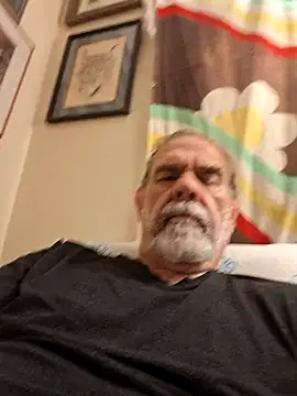 Snapshot of pena633 chatting on March 25, 12:27 am pena633 online show from March 25, 12:27 am