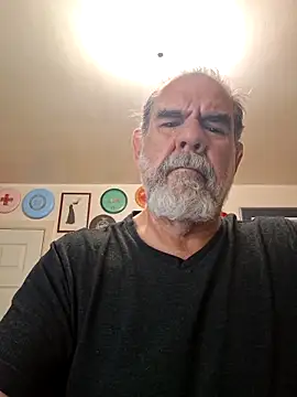 Snapshot of pena633 chatting on April 24, 5:48 pm pena633 online show from April 24, 5:48 pm