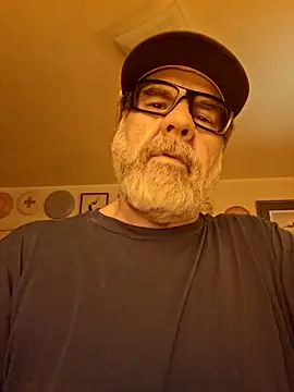 Snapshot of pena633 chatting on May 19, 3:46 am pena633 online show from May 19, 3:46 am