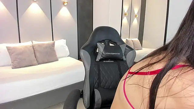 mia collins96 online show from February 28, 2:23 am