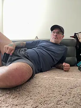 Snapshot of D13ON3L chatting on November 9, 6:06 pm D13ON3L online show from November 9, 6:06 pm