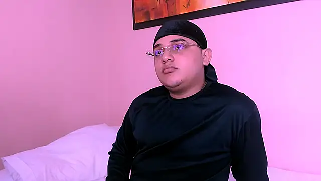Snapshot of Santo_Pecado_ chatting on October 23, 1:43 pm Santo Pecado online show from October 23, 1:43 pm