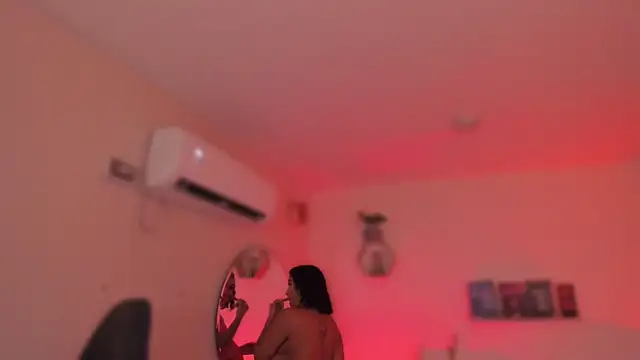 YariRose online show from February 14, 1:30 pm