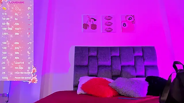 kittymonroe1 online show from March 2, 6:04 pm