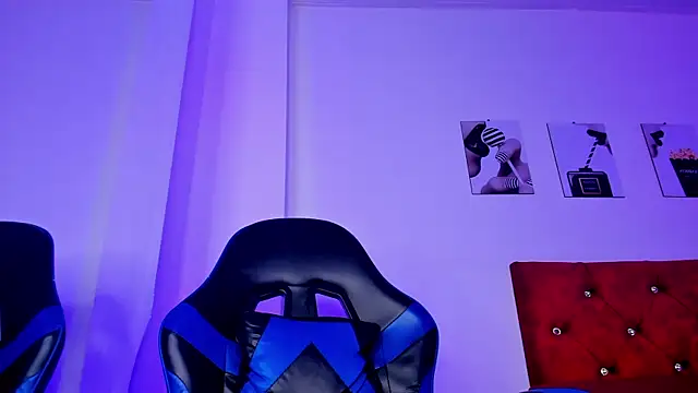 kittymonroe1 online show from April 16, 5:36 pm