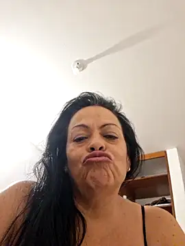 viviana-sexi online show from March 27, 9:03 pm