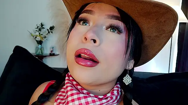 mia roux1 online show from February 8, 8:01 pm