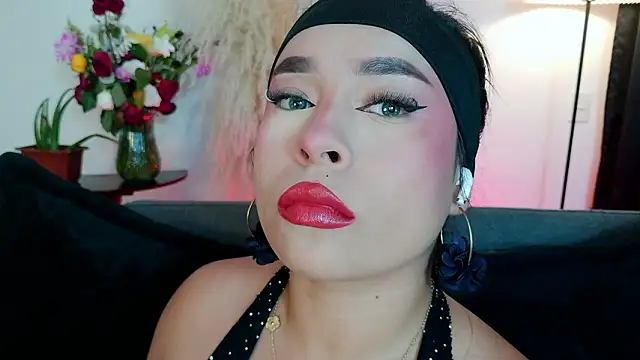 mia roux1 online show from March 4, 11:55 pm