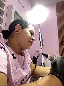 PaulaCruz01 online show from December 15, 7:51 pm