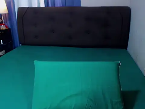 Snapshot of amalia92 chatting on November 28, 5:43 am amalia92 online show from November 28, 5:43 am