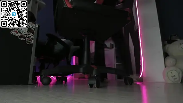 Holy Mistress S online show from March 27, 9:53 am