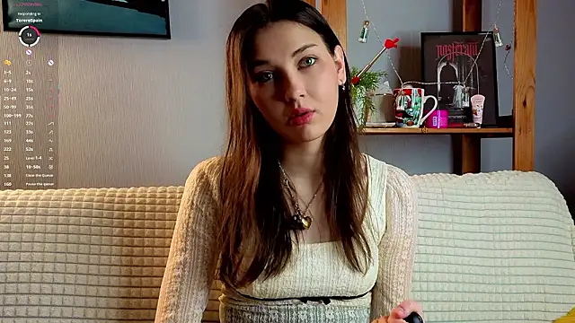 Snapshot of KateCahee chatting on February 2, 1:15 am KateCahee online show from February 2, 1:15 am