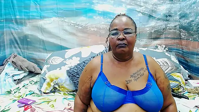 Snapshot of MatureMilfxxx chatting on July 9, 1:20 am MatureMilfxxx online show from July 9, 1:20 am