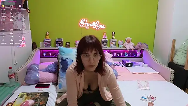  HeraLuna  online show from February 24, 9:46 pm