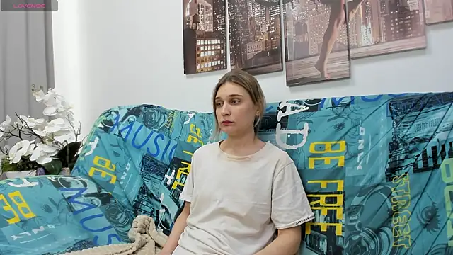 Tenderly Sophie online show from April 24, 1:19 am