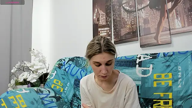 Tenderly Sophie online show from April 24, 1:24 pm