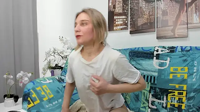 Tenderly Sophie online show from May 29, 8:23 am