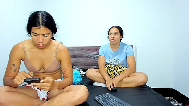 Snapshot of AshleyDeLuca_ chatting on February 2, 11:03 pm AshleyDeLuca online show from February 2, 11:03 pm