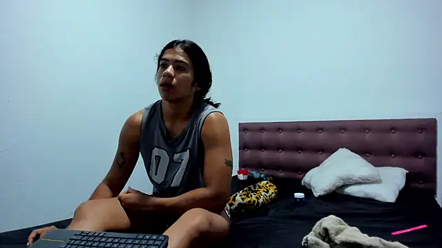 Snapshot of AshleyDeLuca_ chatting on February 19, 10:17 pm AshleyDeLuca online show from February 19, 10:17 pm