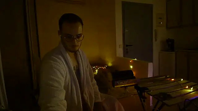 Snapshot of VenyxTrend chatting on November 12, 5:13 pm VenyxTrend online show from November 12, 5:13 pm