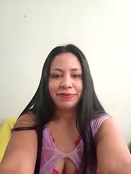 LeilaTaylor online show from December 15, 2:21 pm