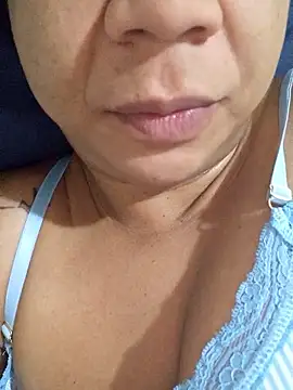 Snapshot of Bruninhadeusa chatting on January 17, 11:37 am Bruninhadeusa online show from January 17, 11:37 am