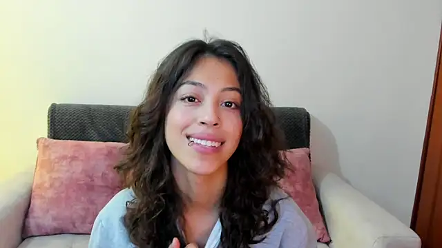 emily jonessxx online show from November 27, 6:10 pm