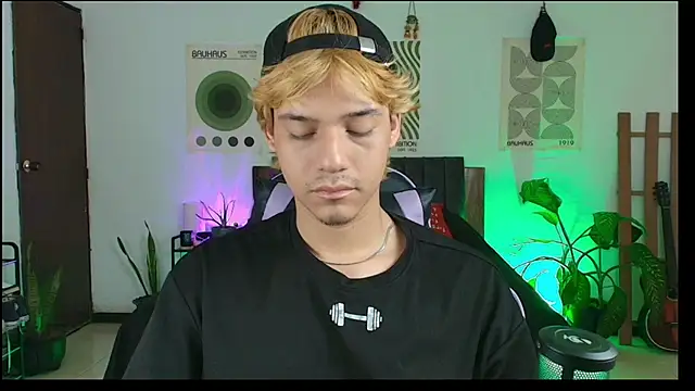 Snapshot of Habel__moretti chatting on February 19, 6:37 pm Habel moretti online show from February 19, 6:37 pm