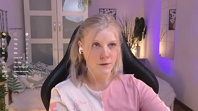 ShineJoan online show from November 22, 9:14 pm