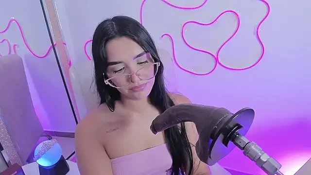 laana foxx online show from February 23, 1:47 am