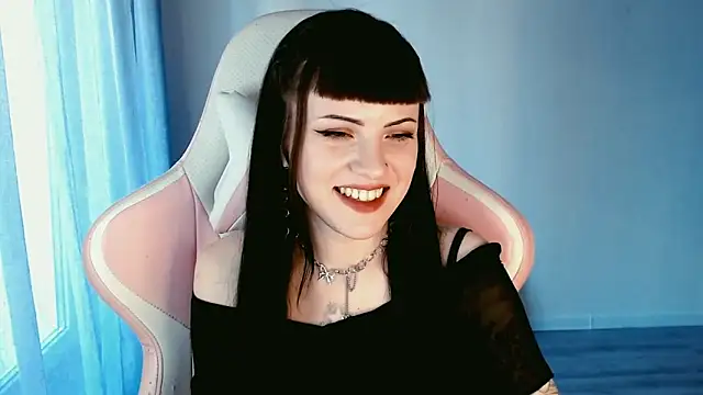 Snapshot of astra_rift chatting on May 5, 4:15 pm astra rift online show from May 5, 4:15 pm
