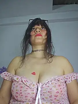 Snapshot of Kitty_Kalifa chatting on June 14, 8:22 pm Kitty Kalifa online show from June 14, 8:22 pm