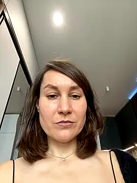 AliceLili online show from October 26, 9:59 am