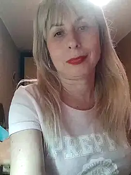 SelinaLovqx online show from December 18, 7:31 pm