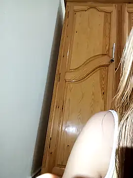 indilasixeey online show from February 13, 1:56 am