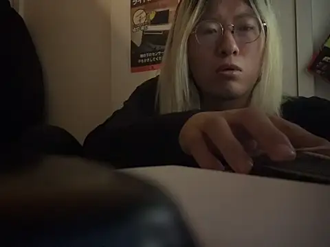 MUIMUICHAN27 online show from March 16, 5:13 am