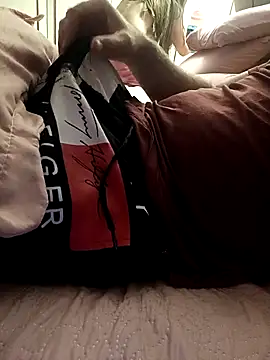 Snapshot of fadadaPutaria chatting on February 13, 3:24 am fadadaPutaria online show from February 13, 3:24 am