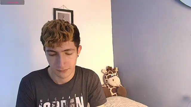 Snapshot of Erick_Taylor3 chatting on July 13, 8:22 pm Erick Taylor3 online show from July 13, 8:22 pm