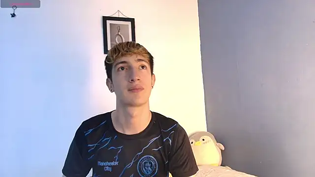 Snapshot of Erick_Taylor3 chatting on July 16, 8:26 pm Erick Taylor3 online show from July 16, 8:26 pm