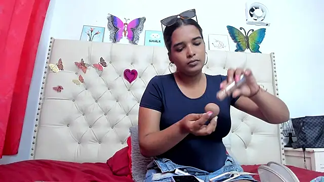 Snapshot of celena_wonder chatting on May 29, 7:23 pm celena wonder online show from May 29, 7:23 pm